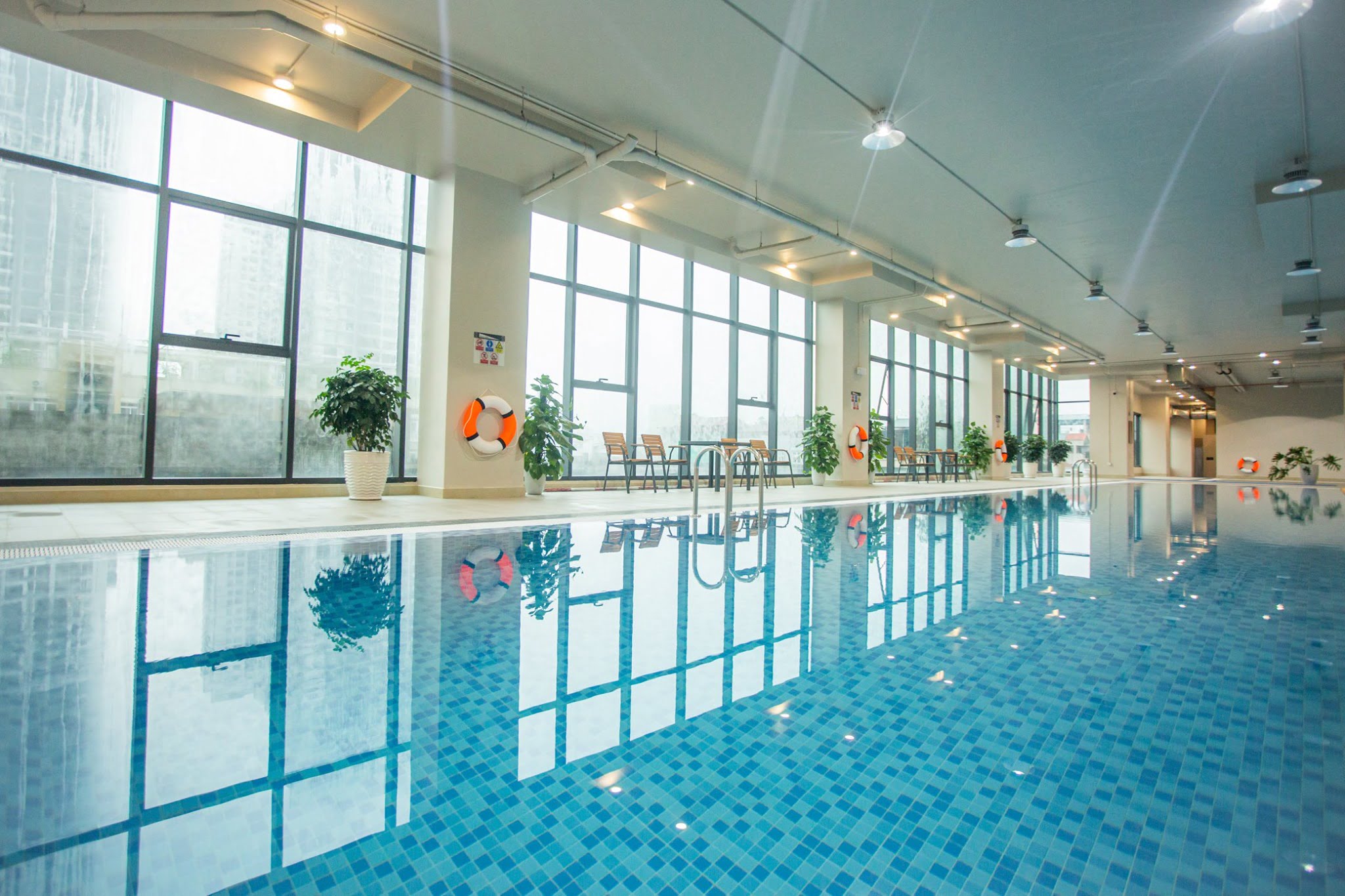 Bể bơi The Legend Pool có cơ sở vật chất hiện đại