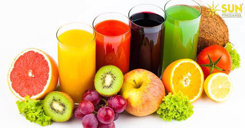 Nước ép hoa quả giúp cơ thể nhanh chóng được bù nước và khoảng chất