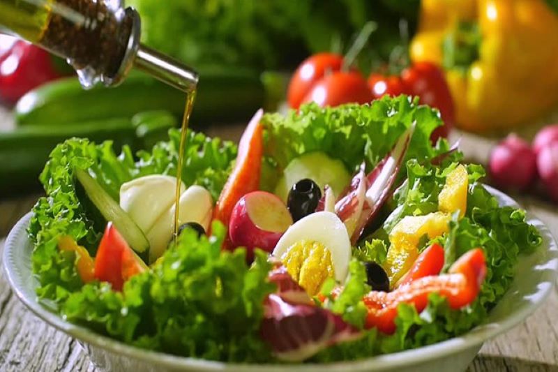 Salad rau củ thanh mát ít calo hỗ trợ giảm cân