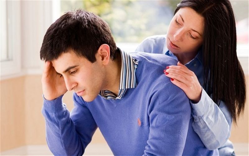 An ủi, động viên lúc chồng mệt mỏi là cách khích lệ chồng