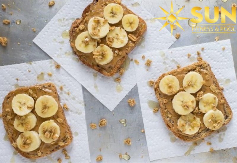 Bánh mì Sandwich bơ đậu phộng là lựa chọn bữa sáng cho người tập gym